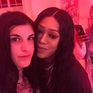 Meet your Posher, Dana